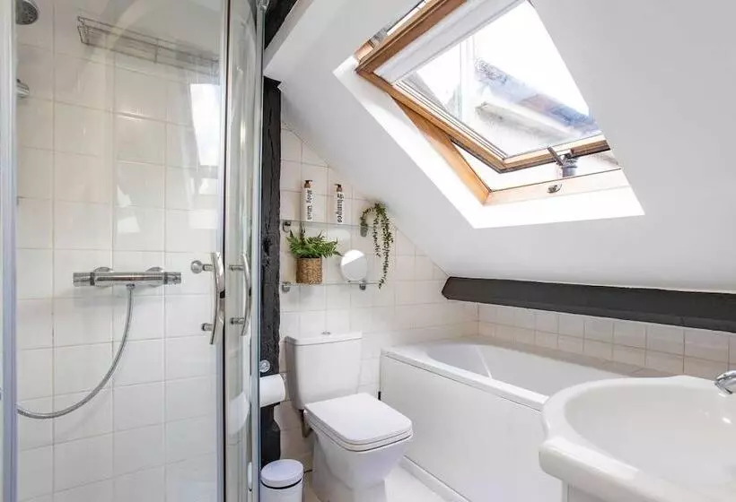 Stunning Character 2bed Cottage In St Albans Wifi