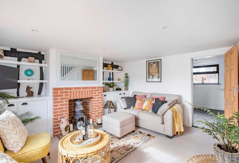 Stunning Character 2bed Cottage In St Albans Wifi