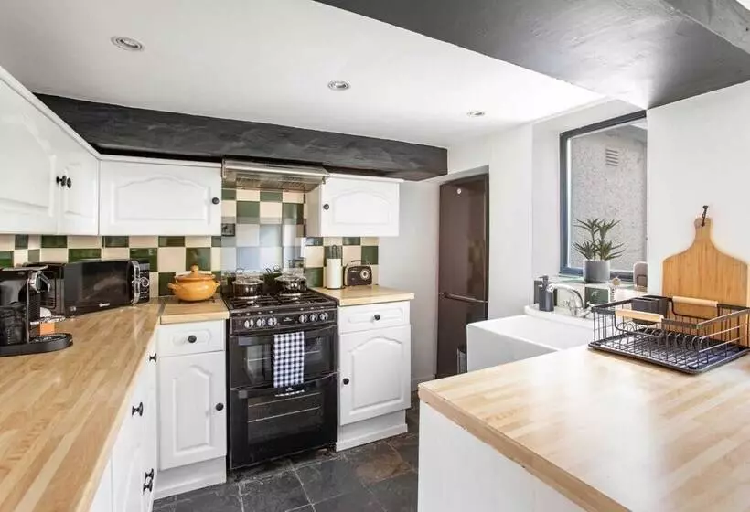 Stunning Character 2bed Cottage In St Albans Wifi