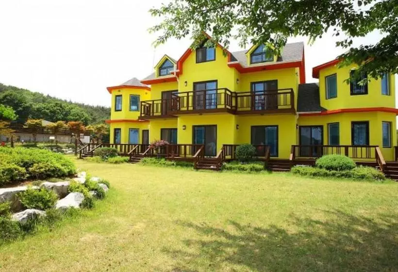 Taean Lemon Treen Pension