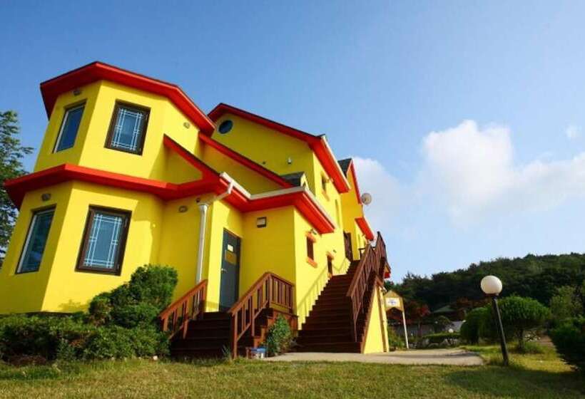 Taean Lemon Treen Pension