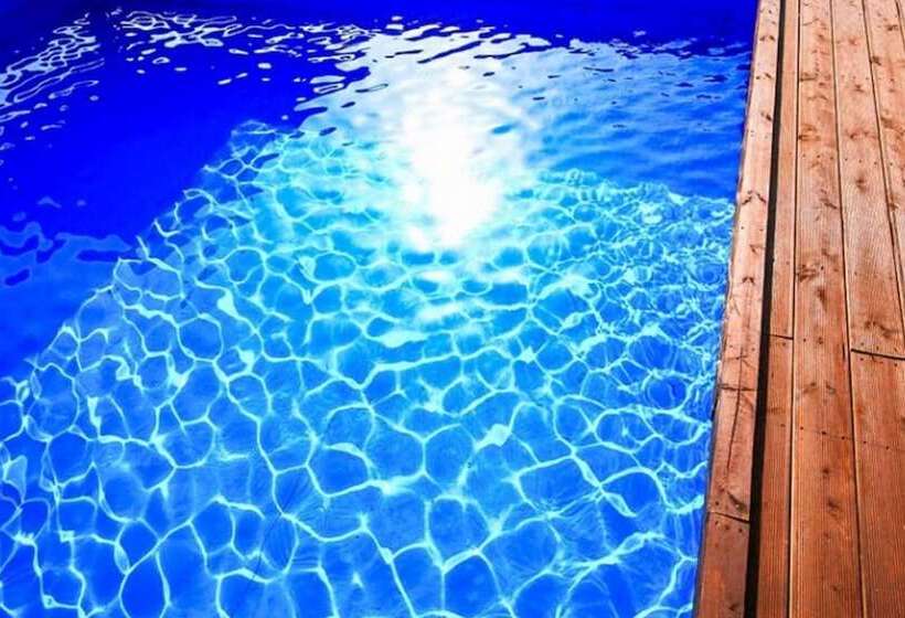 Taean Lemon Treen Pension