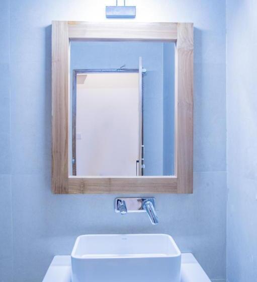 הוסטל Marine Tourist Guest House At Negombo Beach