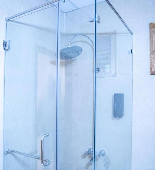 הוסטל Marine Tourist Guest House At Negombo Beach