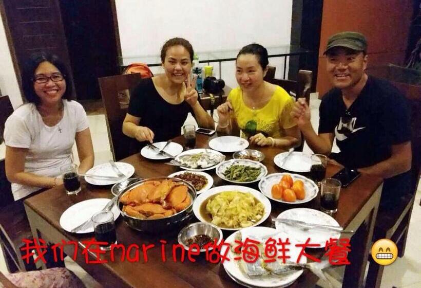 הוסטל Marine Tourist Guest House At Negombo Beach