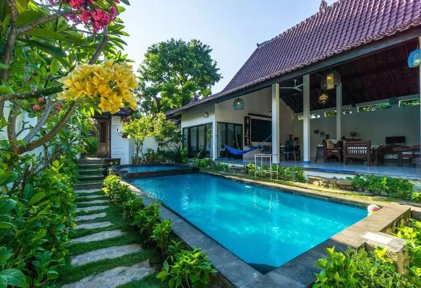 Ambary House Gili Trawangan 2 Br Private Villa, Pool
