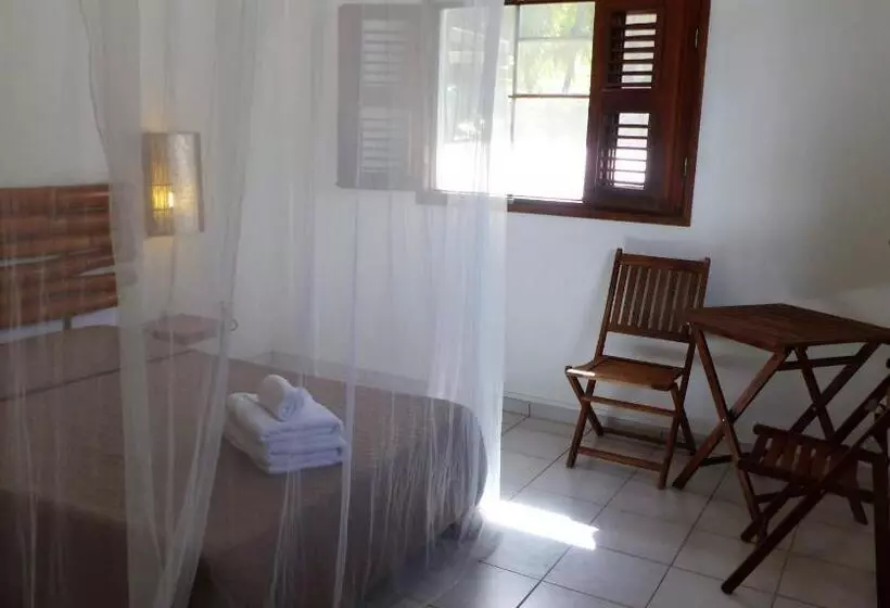 تختخواب و صبحانه Gites Rose Des Vents