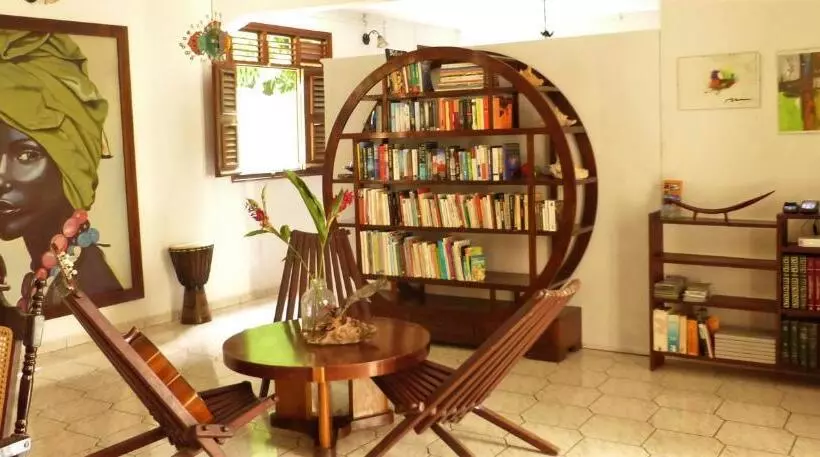 تختخواب و صبحانه Gites Rose Des Vents