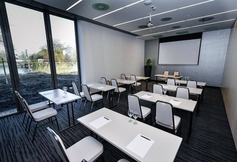 فندق Best Western Plus Lakeside