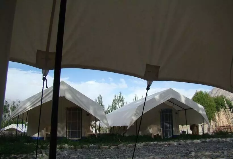 فندق Double Humped Camp Hunder