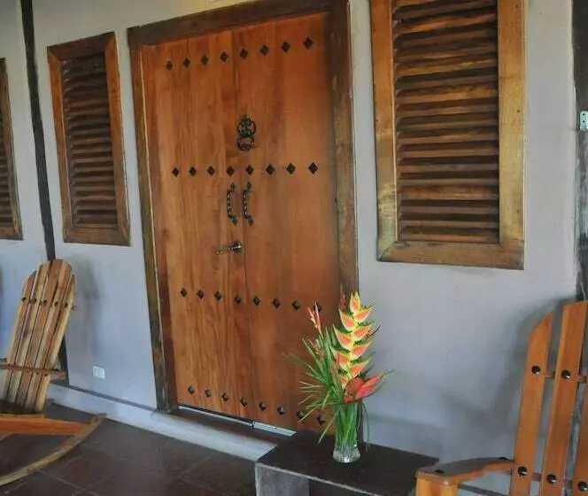 هتل Finca San Juan De La Isla