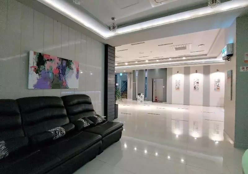 Gallery Hotel Bnb