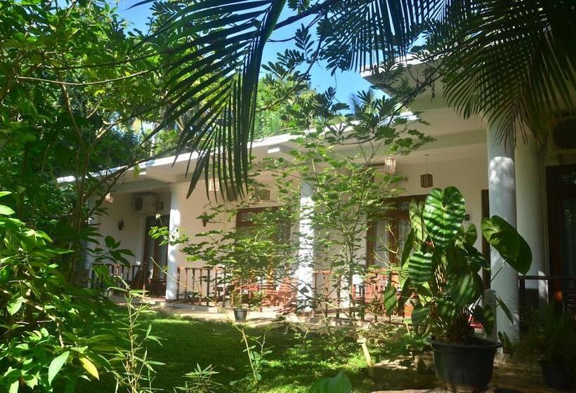 Hotel Heavens Holiday Resort