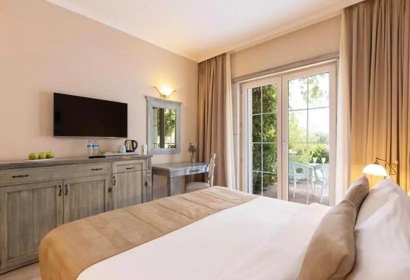 هتل Alaçatı Beach Resort