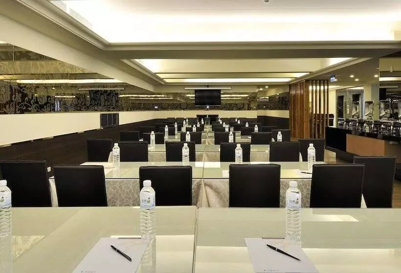 هتل Kings Paradise