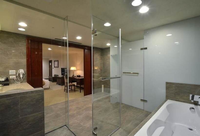 هتل Kings Paradise