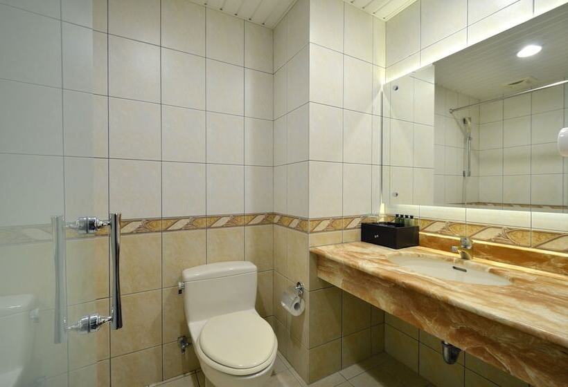 هتل Kings Paradise