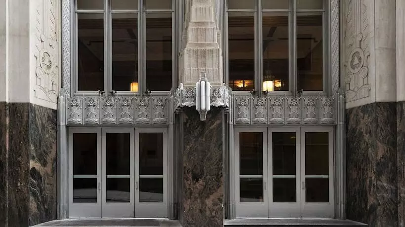 هتل Mint House At 70 Pine