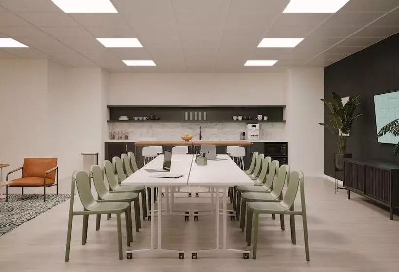 هتل Mint House At 70 Pine