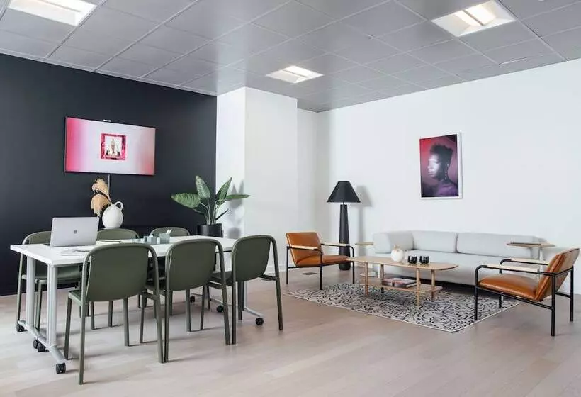 هتل Mint House At 70 Pine