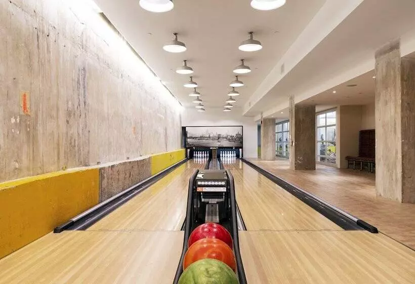 هتل Mint House At 70 Pine