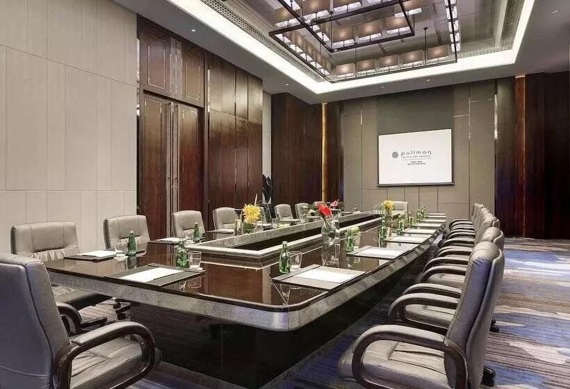 Отель Pullman Yantai Center