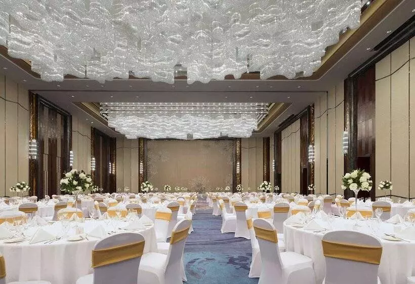 Отель Pullman Yantai Center