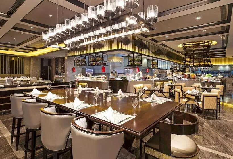 Отель Pullman Yantai Center