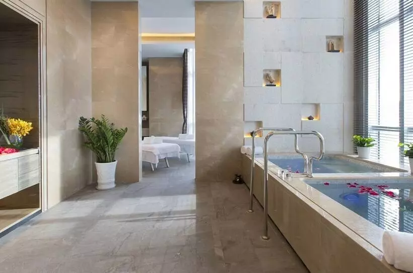 Отель Pullman Yantai Center