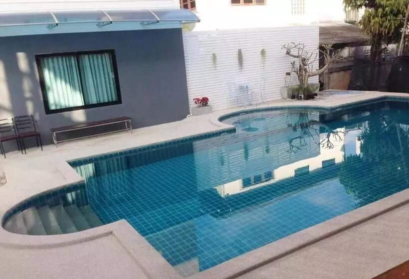 Szálloda Saranya River House สรัญญาริเวอร์เฮาส์