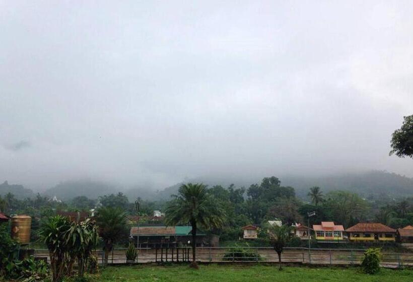 בית מלון כפרי Saranya River House สรัญญาริเวอร์เฮาส์