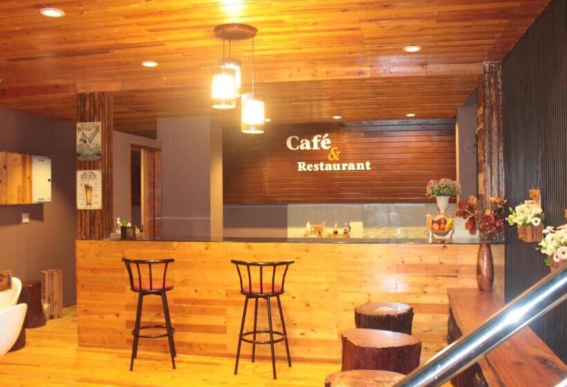 בית מלון כפרי Saranya River House สรัญญาริเวอร์เฮาส์