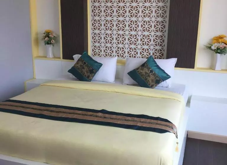 Szálloda Saranya River House สรัญญาริเวอร์เฮาส์