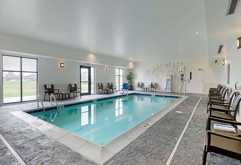 בית מלון כפרי Sleep Inn & Suites Ames Near Isu Campus