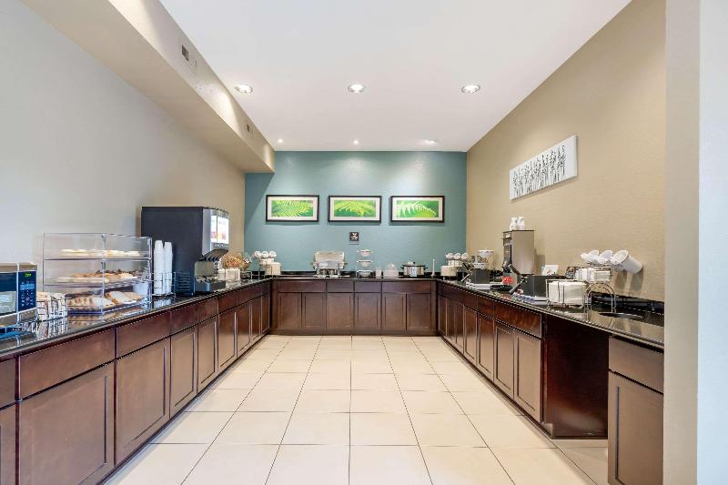 בית מלון כפרי Sleep Inn & Suites Ames Near Isu Campus