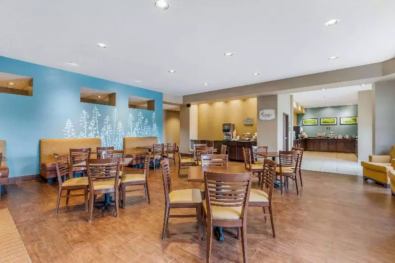 酒店 Sleep Inn & Suites Ames Near Isu Campus