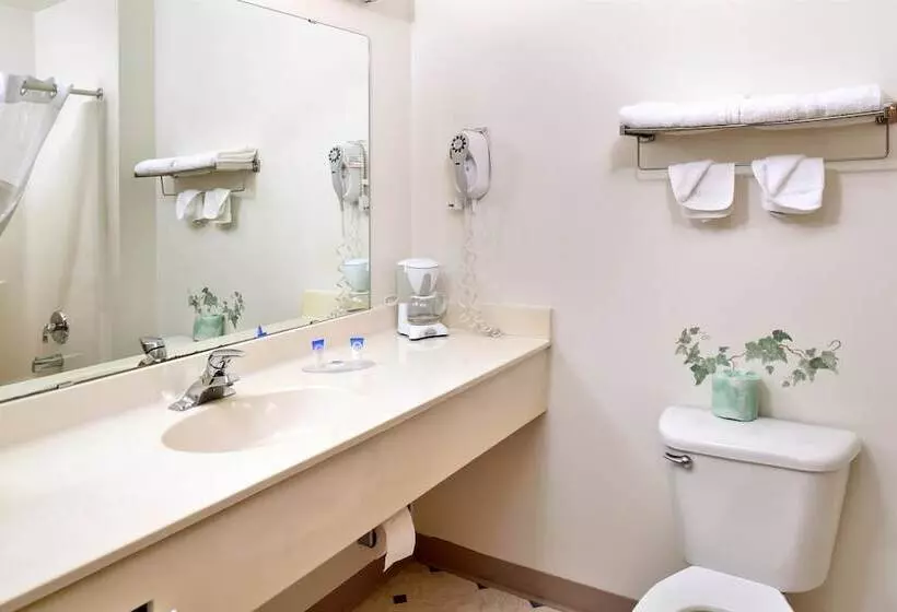 Motelli Americas Best Value Inn & Suites Spring Valley