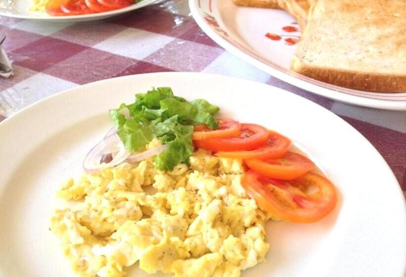 بنسيون Avon Hikkaduwa Guest House