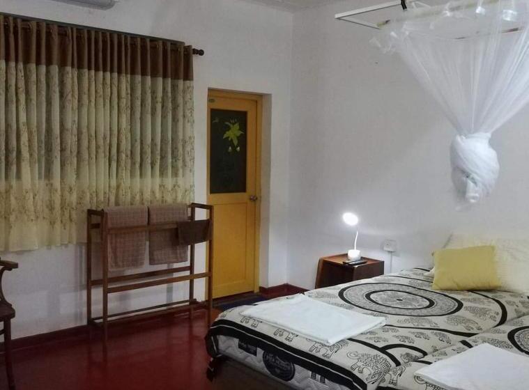 بنسيون Avon Hikkaduwa Guest House