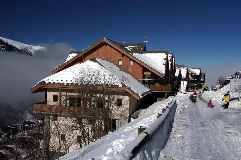 اقامتگاه Résidence Odalys L'Ecrin Des Neiges