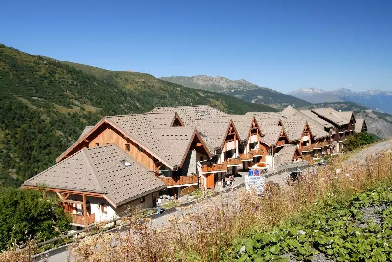 اقامتگاه Résidence Odalys L'Ecrin Des Neiges