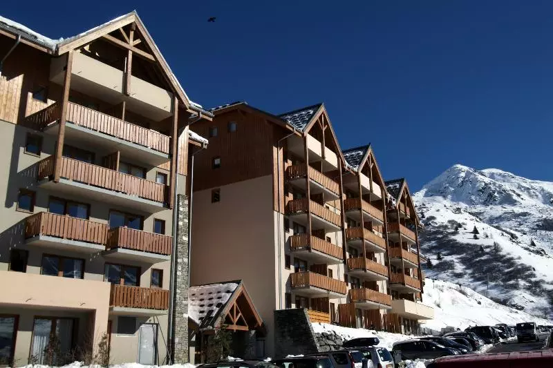 اقامتگاه Résidence Odalys L'Ecrin Des Neiges