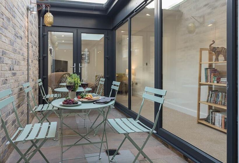 2 The Smithy, Saxmundham