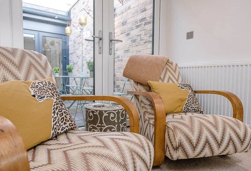 2 The Smithy, Saxmundham