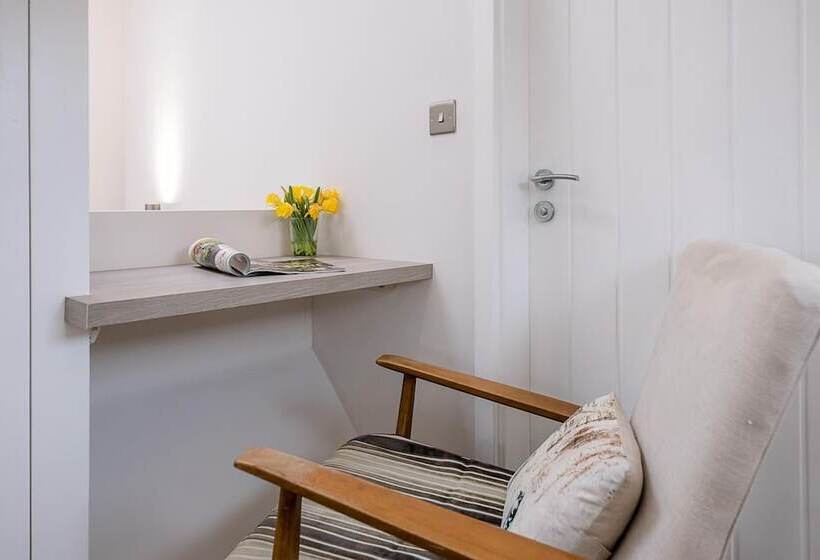 2 The Smithy, Saxmundham