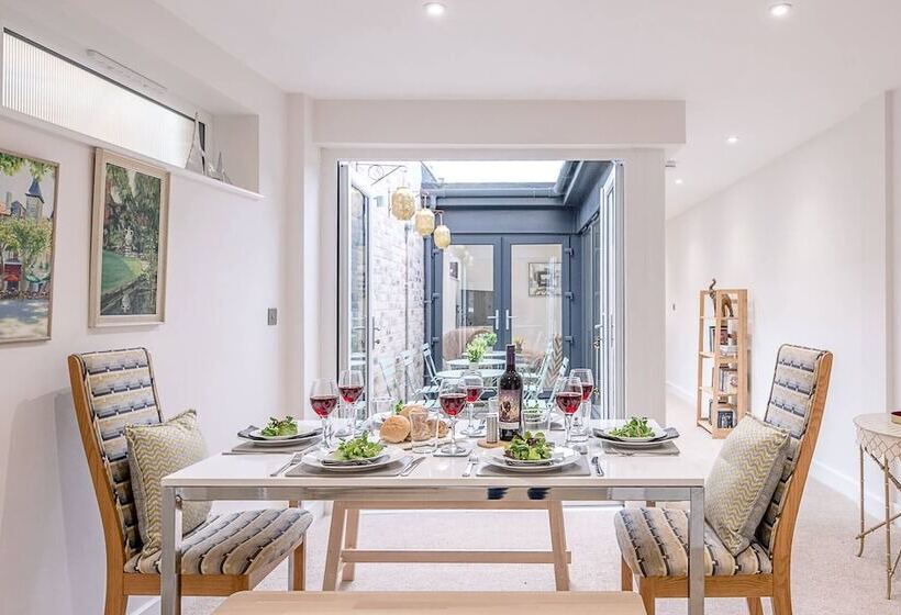 2 The Smithy, Saxmundham