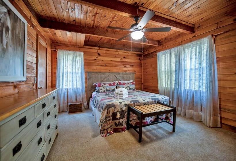 Bear Hug Lodge Charming Cabin In Coosawattee River Resort Pet Friendly