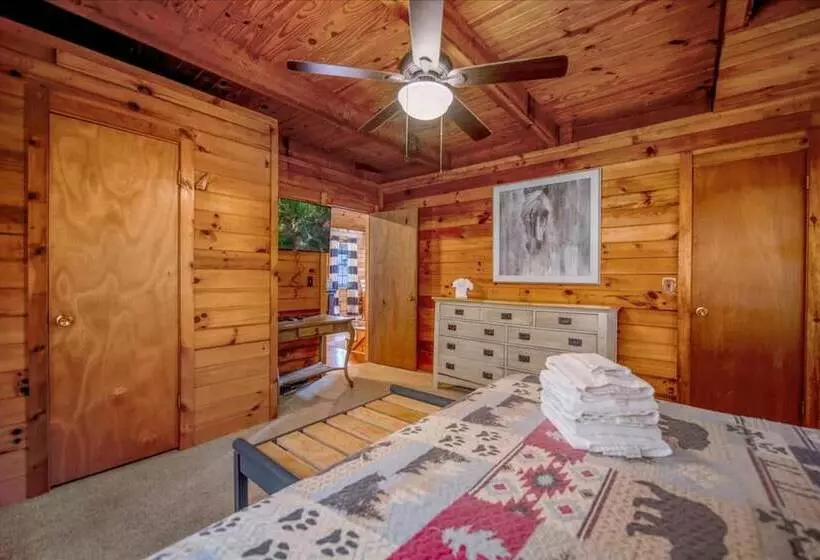 Bear Hug Lodge Charming Cabin In Coosawattee River Resort Pet Friendly
