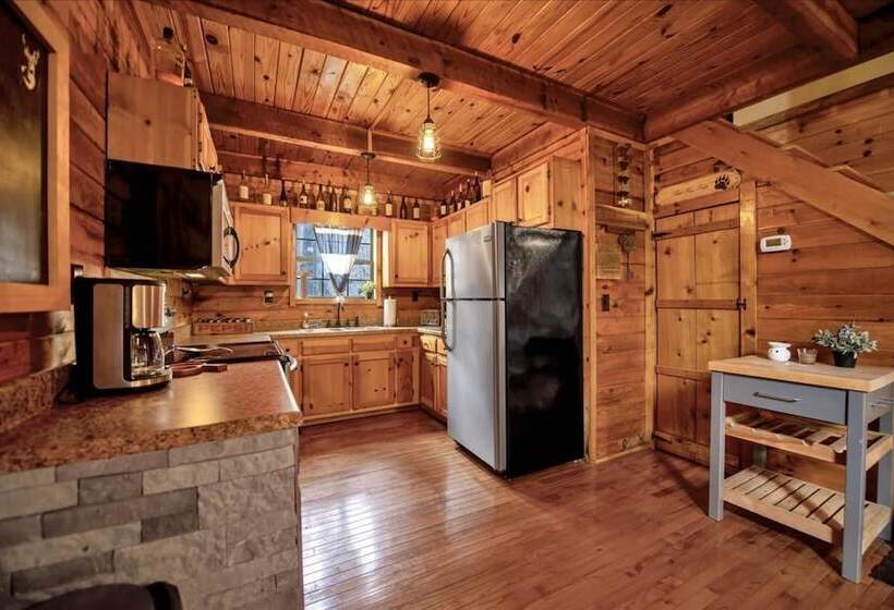 Bear Hug Lodge Charming Cabin In Coosawattee River Resort Pet Friendly