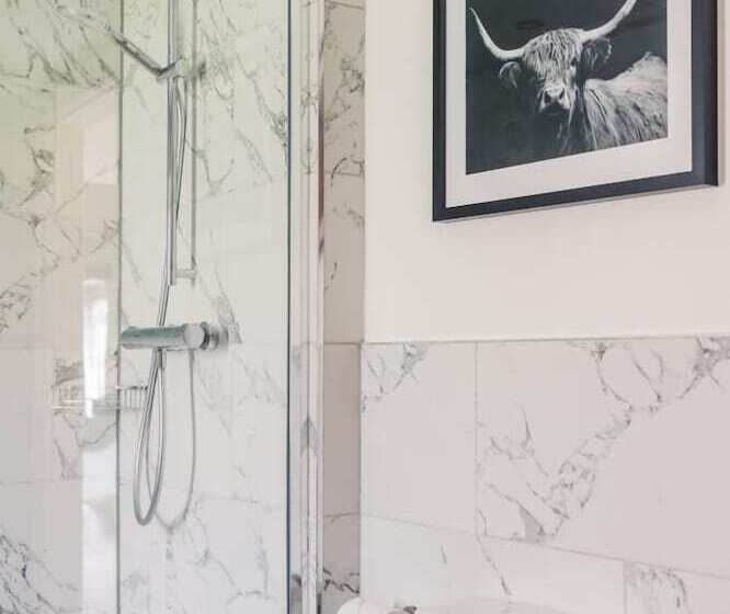 住宿加早餐  The Blind Bull